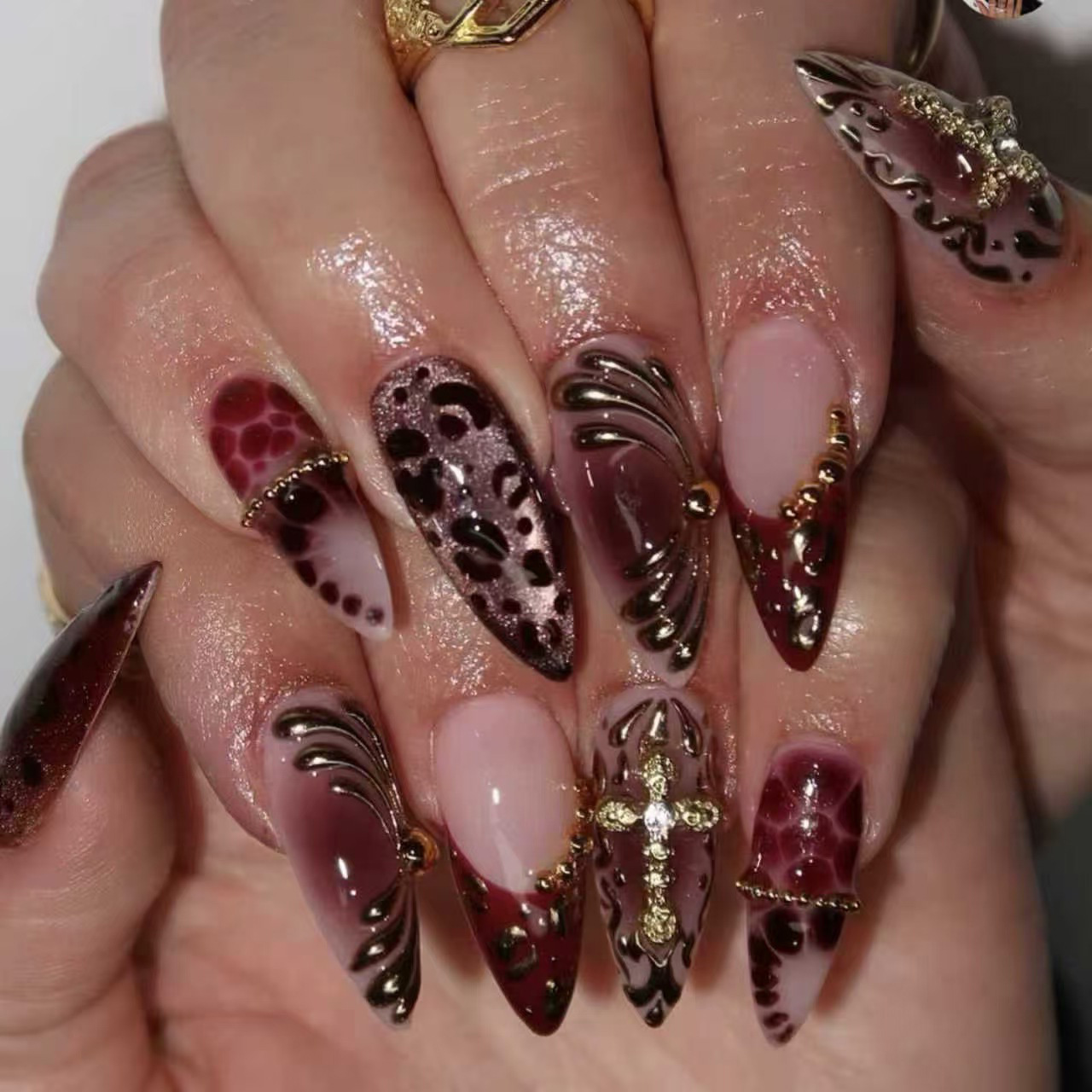 Press On Nail Set - เล็บปลอมขนาดกลางสำหรับผู้หญิง สีน้ำตาลกาแฟไล่เฉด ลายดอกไม้ 3 มิติ หรือลายเสือดาวประดับคริสตัลแบบเต็มเล็บ