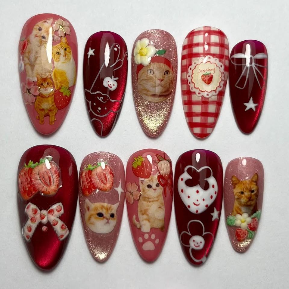 Nail Art Cat Eye - เล็บปลอมลายแมวสตรอว์เบอร์รี่ 24 ชิ้น สไตล์วินเทจญี่ปุ่น ทรงอัลมอนด์ น่ารัก