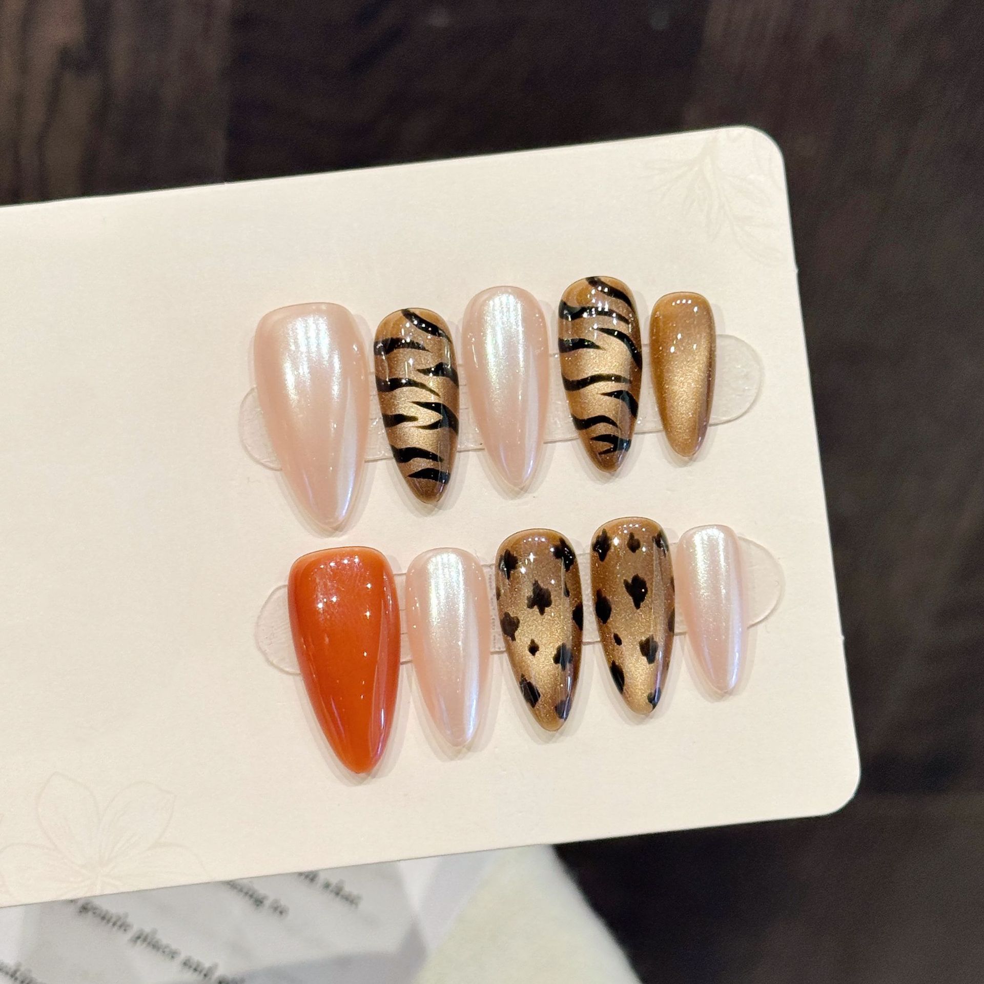 เล็บปลอมทำมือ 10 ชิ้น ลายอัลมอ - Nail Art Zebra Design บทวิจารณ์และราคา