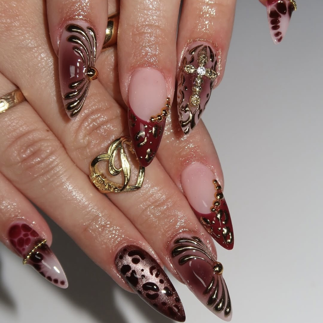 เล็บปลอมขนาดกลางสำหรับผู้หญิง  - Press On Nail Set บทวิจารณ์และราคา