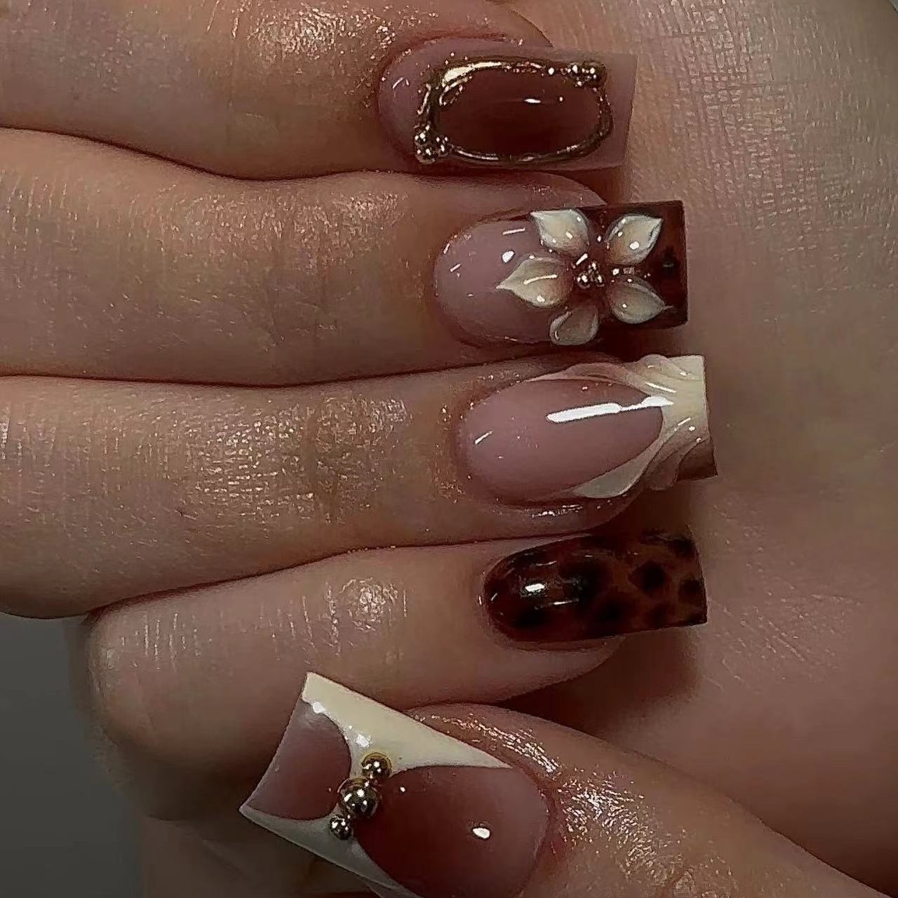 เล็บปลอมทรงเหลี่ยมสั้นสำหรับผู - Press On Nail Set บทวิจารณ์และราคา